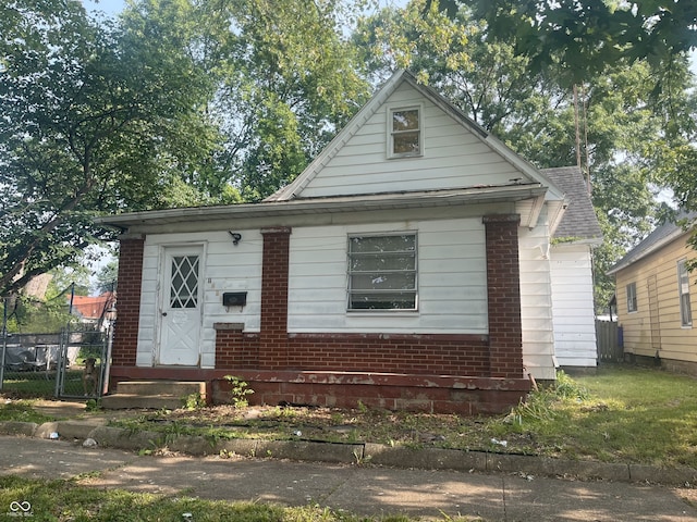 1543 5th Ave, Terre Haute, IN 47807 - bungalow with brick siding