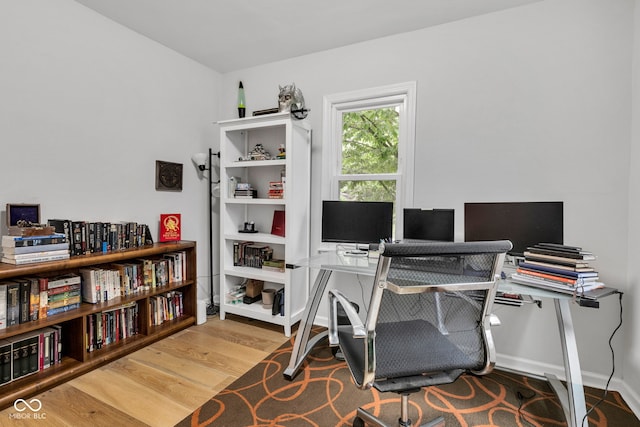 1618 Villa Ave, Indianapolis, IN 46203 - home office featuring wood finished floors and baseboards