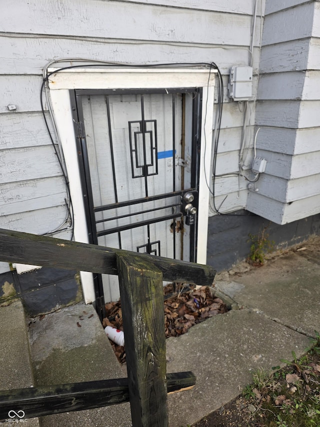 2913 Boulevard Pl, Indianapolis, IN 46208 - view of entrance to property
