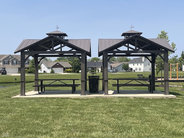 2253 Jaybird Dr, Greenfield, IN 46140 - surrounding community featuring a gazebo and a lawn