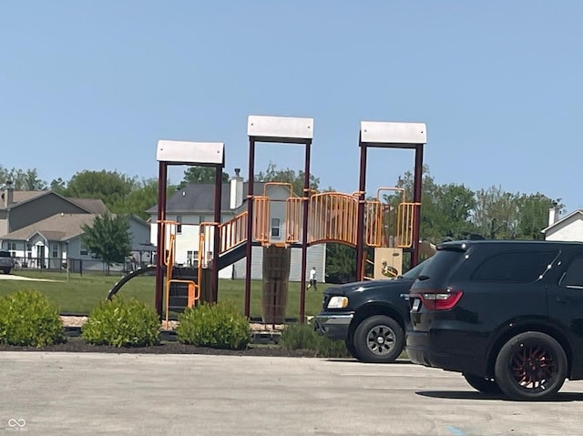 2253 Jaybird Dr, Greenfield, IN 46140 - view of playground