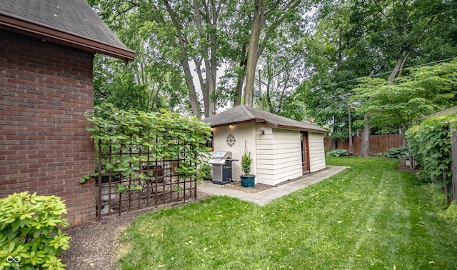 5024 N Kenwood Ave, Indianapolis, IN 46208 - view of yard featuring view of wooded area