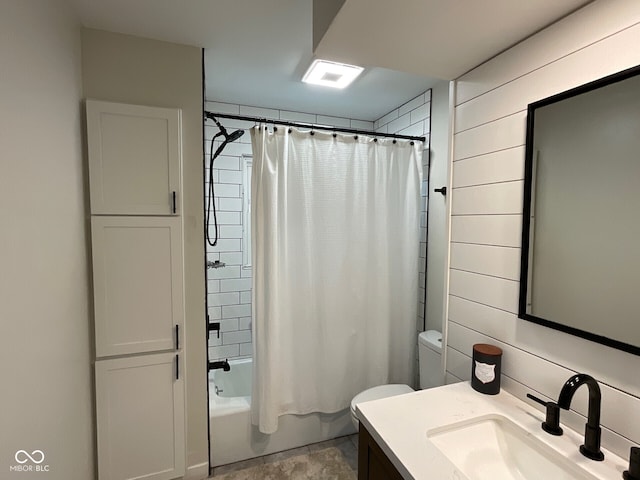 3520 Lantern Ln, Columbus, IN 47203 - full bathroom with vanity, toilet, and shower / bath combo