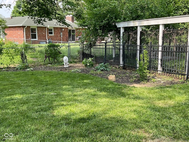 3520 Lantern Ln, Columbus, IN 47203 - view of yard