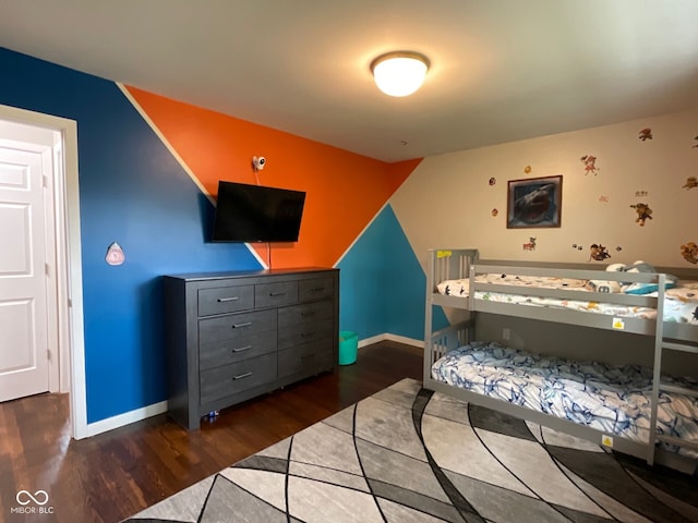 3520 Lantern Ln, Columbus, IN 47203 - bedroom with wood finished floors and baseboards