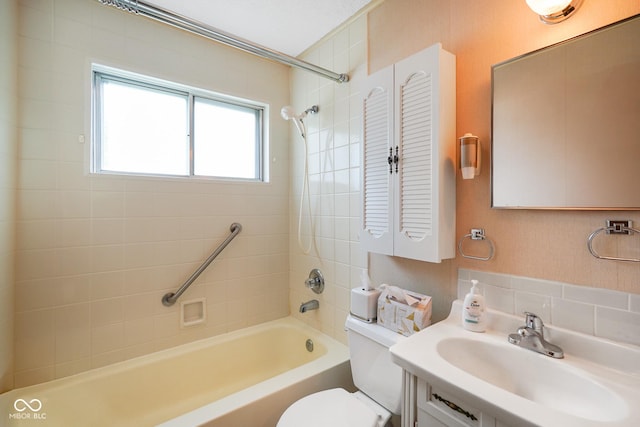 623 Circle Ct, Whiteland, IN 46184 - bathroom with washtub / shower combination, toilet, vanity, and tasteful backsplash