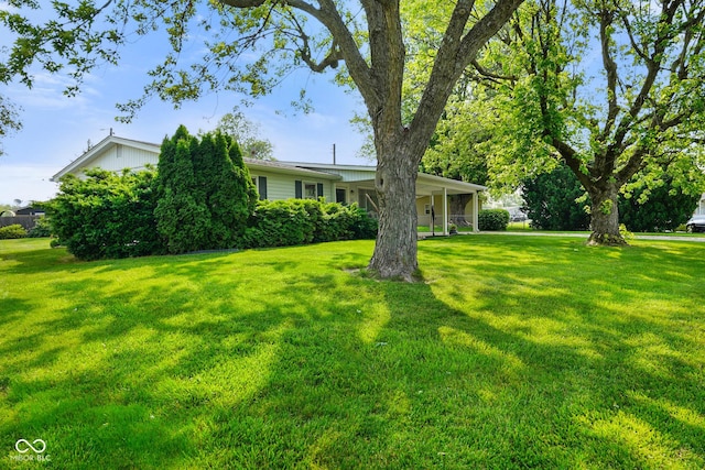 623 Circle Ct, Whiteland, IN 46184 - view of front of property with a front lawn