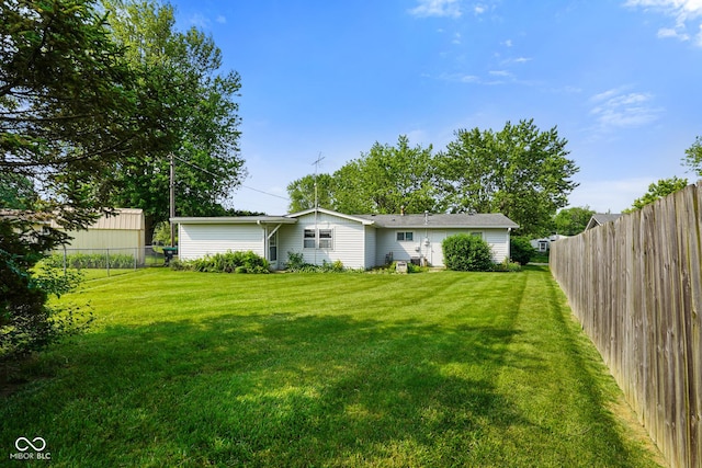 623 Circle Ct, Whiteland, IN 46184 - view of yard