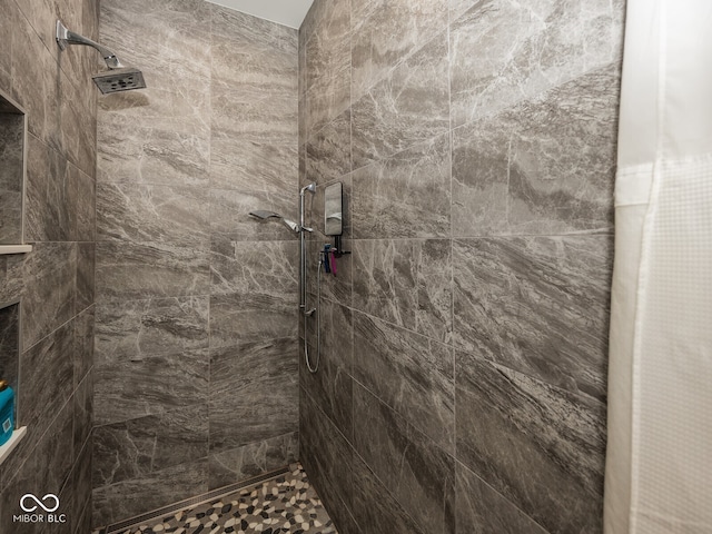2004 Layton Rd, Anderson, IN 46011 - full bathroom featuring a tile shower