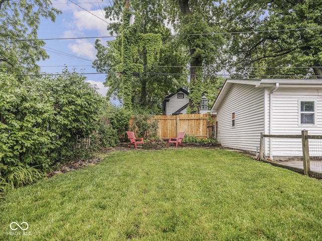 4455 Central Ave, Indianapolis, IN 46205 - view of yard