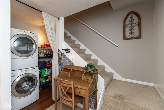 2766 Del Prado Dr Unit 6, Indianapolis, IN 46227 - laundry room with stacked washer / drying machine and baseboards