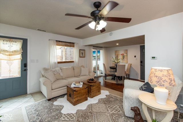 2766 Del Prado Dr Unit 6, Indianapolis, IN 46227 - living area featuring a ceiling fan