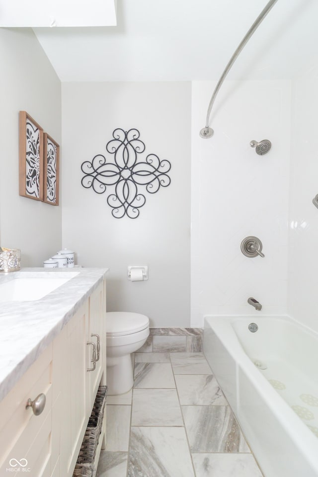 12014 Briar Way Center Dr, Indianapolis, IN 46126 - full bathroom featuring vanity, toilet, and washtub / shower combination