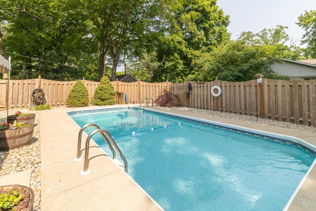 12014 Briar Way Center Dr, Indianapolis, IN 46126 - view of swimming pool featuring a fenced backyard