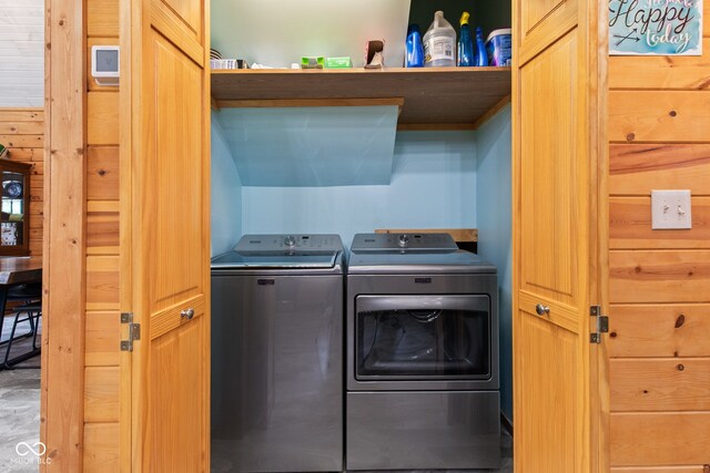 2540 S Annapolis Rd, Rockville, IN 47872 - washroom featuring washer and dryer