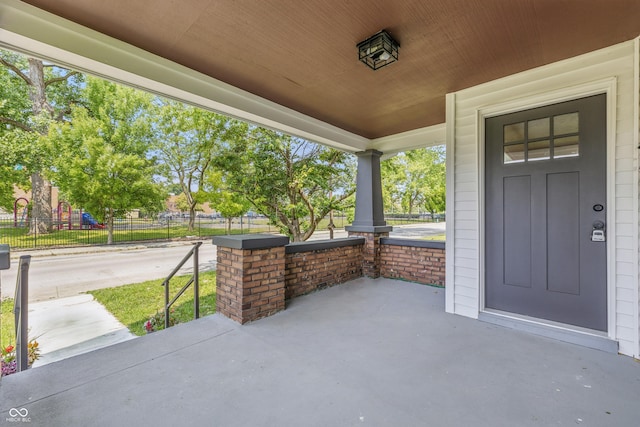 2831 N Talbott St, Indianapolis, IN 46205 - view of covered porch
