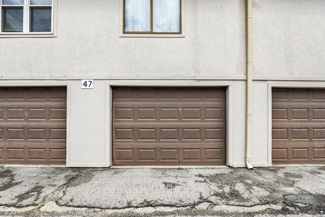 8545 La Corrida Ct, Indianapolis, IN 46227 - view of garage