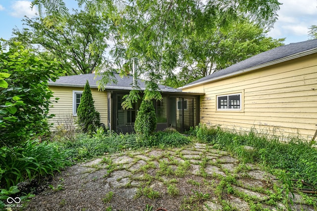 713 W Cromer Ave, Muncie, IN 47303 - back of house with a sunroom