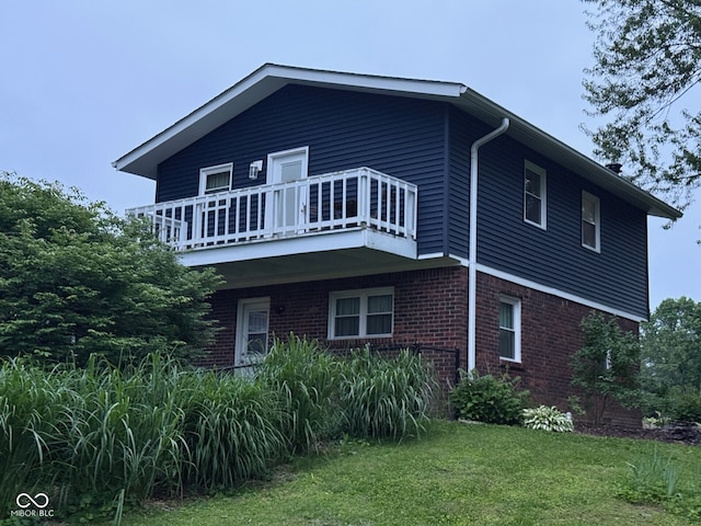 75 Byram Blvd, Martinsville, IN 46151 - view of side of property featuring brick siding and a yard