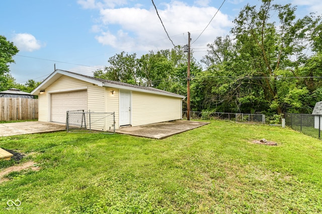1820 Hemlock Ln, Plainfield, IN 46168 - view of yard with an outdoor structure and a garage