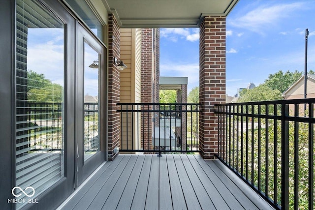 1009 N Park Ave, Indianapolis, IN 46202 - photo 32