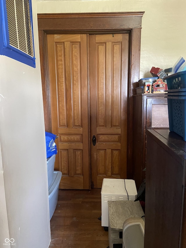 7669 W 100 N, Tipton, IN 46072 - detailed view of wood finished floors