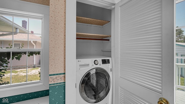 753 Walnut St, Franklin, IN 46131 - washroom with washer / dryer