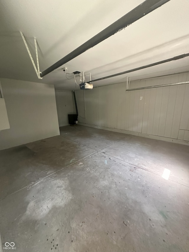 2180 N Irwin St, Indianapolis, IN 46219 - parking garage with a garage door opener