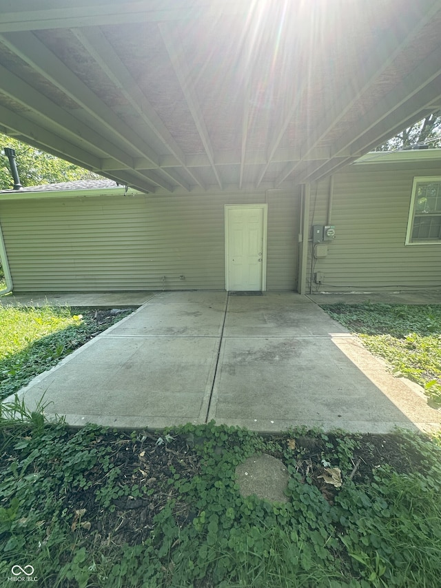 2180 N Irwin St, Indianapolis, IN 46219 - view of patio / terrace