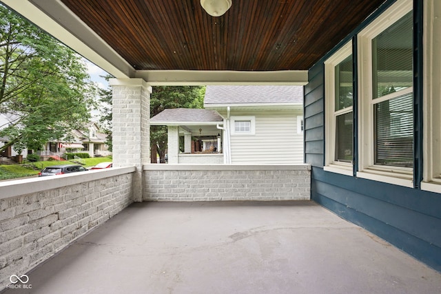 614 N Drexel Ave, Indianapolis, IN 46201 - view of covered porch