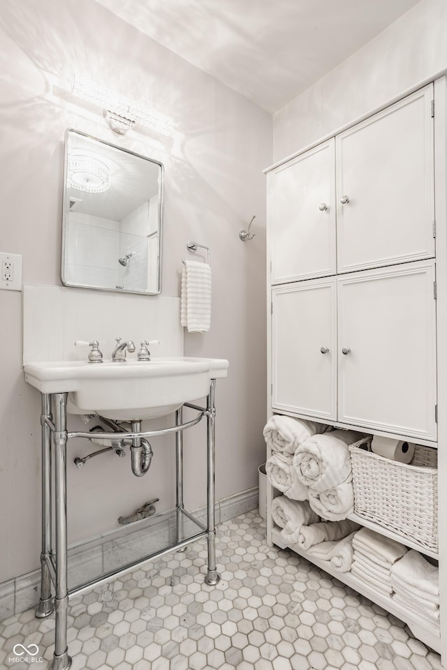 611 N Park Ave Unit 104, Indianapolis, IN 46204 - bathroom featuring baseboards