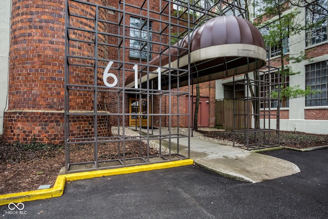 611 N Park Ave Unit 104, Indianapolis, IN 46204 - view of gate