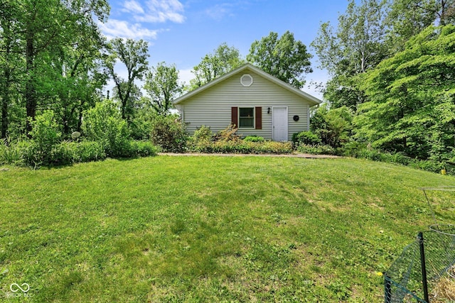 1350 Inverness Farms Rd, Martinsville, IN 46151 - view of front of house with a front yard