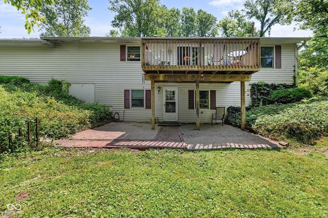 1350 Inverness Farms Rd, Martinsville, IN 46151 - back of house featuring a yard, a deck, and a patio area