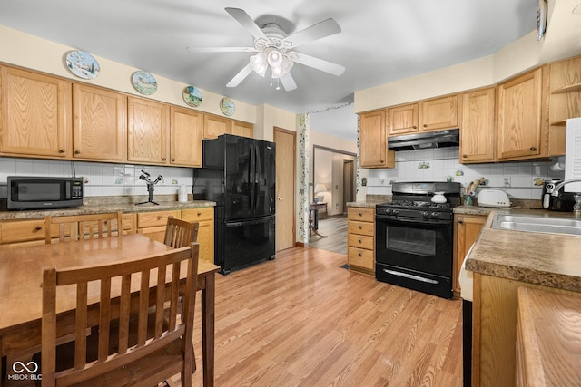 1350 Inverness Farms Rd, Martinsville, IN 46151 - kitchen featuring black appliances, under cabinet range hood, backsplash, and a ceiling fan