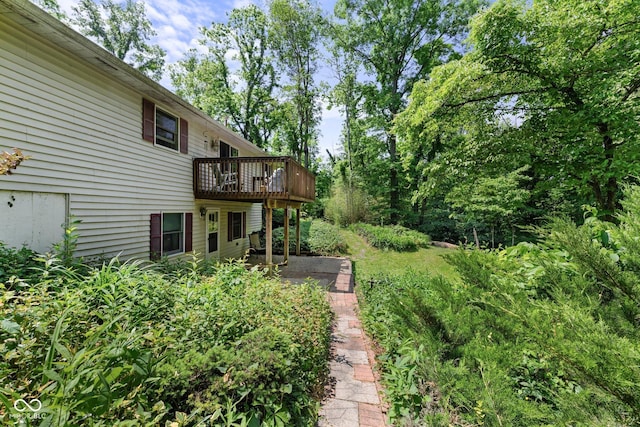 1350 Inverness Farms Rd, Martinsville, IN 46151 - view of yard with a deck