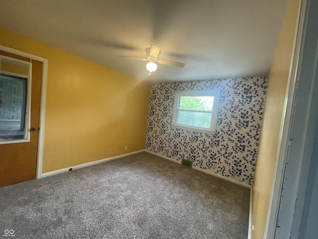 4363 Roosevelt Dr, Columbus, IN 47201 - unfurnished room with carpet flooring, ceiling fan, and baseboards