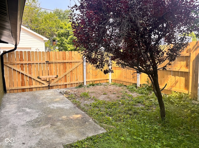624 N Rural St, Indianapolis, IN 46201 - fenced backyard with a gate