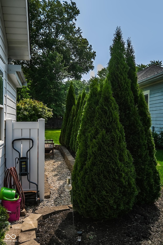4305 W Coyote Run Ct, Muncie, IN 47304 - view of yard
