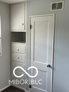 2028 Gilmore St, Columbus, IN 47201 - view of closet