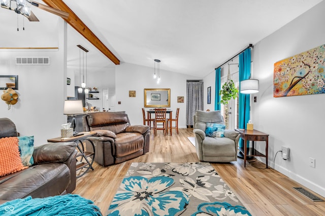 101 Jefferson Vly, Coatesville, IN 46121 - living room with wood finished floors and a ceiling fan
