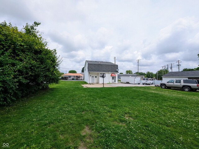 301 W Davis St, Greensburg, IN 47240 - view of green lawn