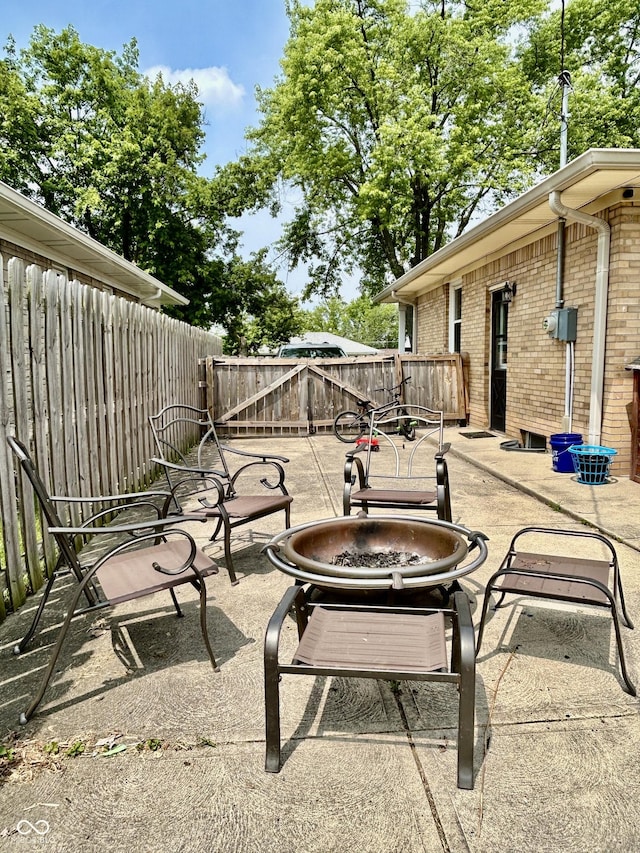 419 N 14th Ave, Beech Grove, IN 46107 - fenced backyard with a patio