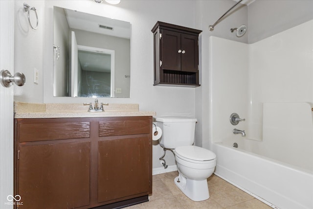 18005 Gasparilla Ct, Westfield, IN 46062 - full bath featuring vanity, shower / tub combination, and tile patterned floors