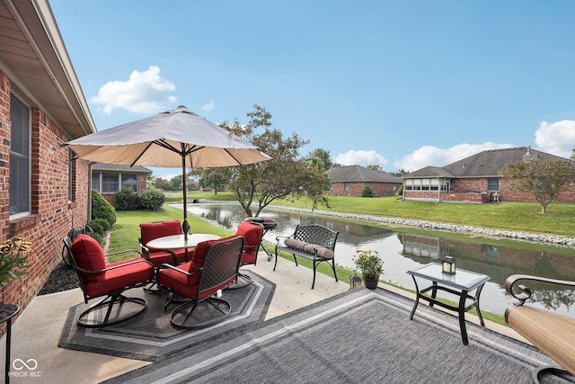 1027 Plum St Unit 39, Brownsburg, IN 46112 - view of patio with a water view