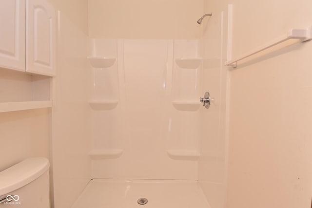 1411 Mimosa Ct, Greenfield, IN 46140 - full bath featuring a shower and toilet