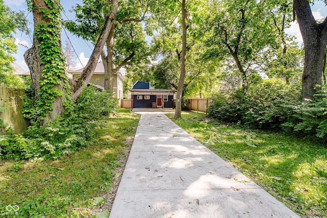 1038 W 33rd St, Indianapolis, IN 46208 - view of front of property with driveway