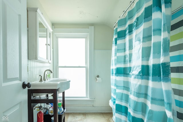 308 S Madison St, Bloomington, IN 47403 - full bathroom with a sink, toilet, and curtained shower