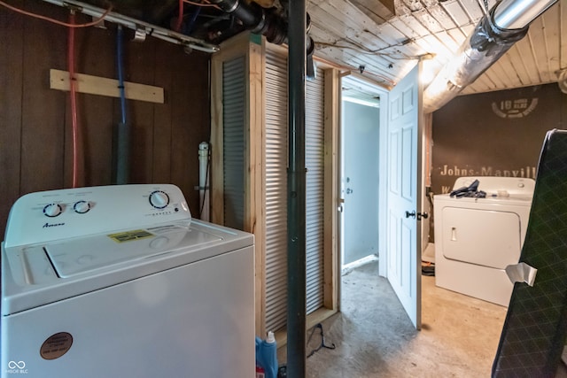 308 S Madison St, Bloomington, IN 47403 - laundry area featuring washing machine and dryer