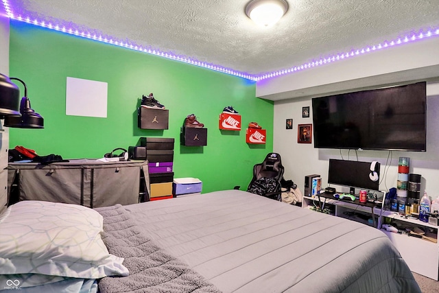 10902 Jimmy Lake Dr, Indianapolis, IN 46239 - bedroom featuring a textured ceiling